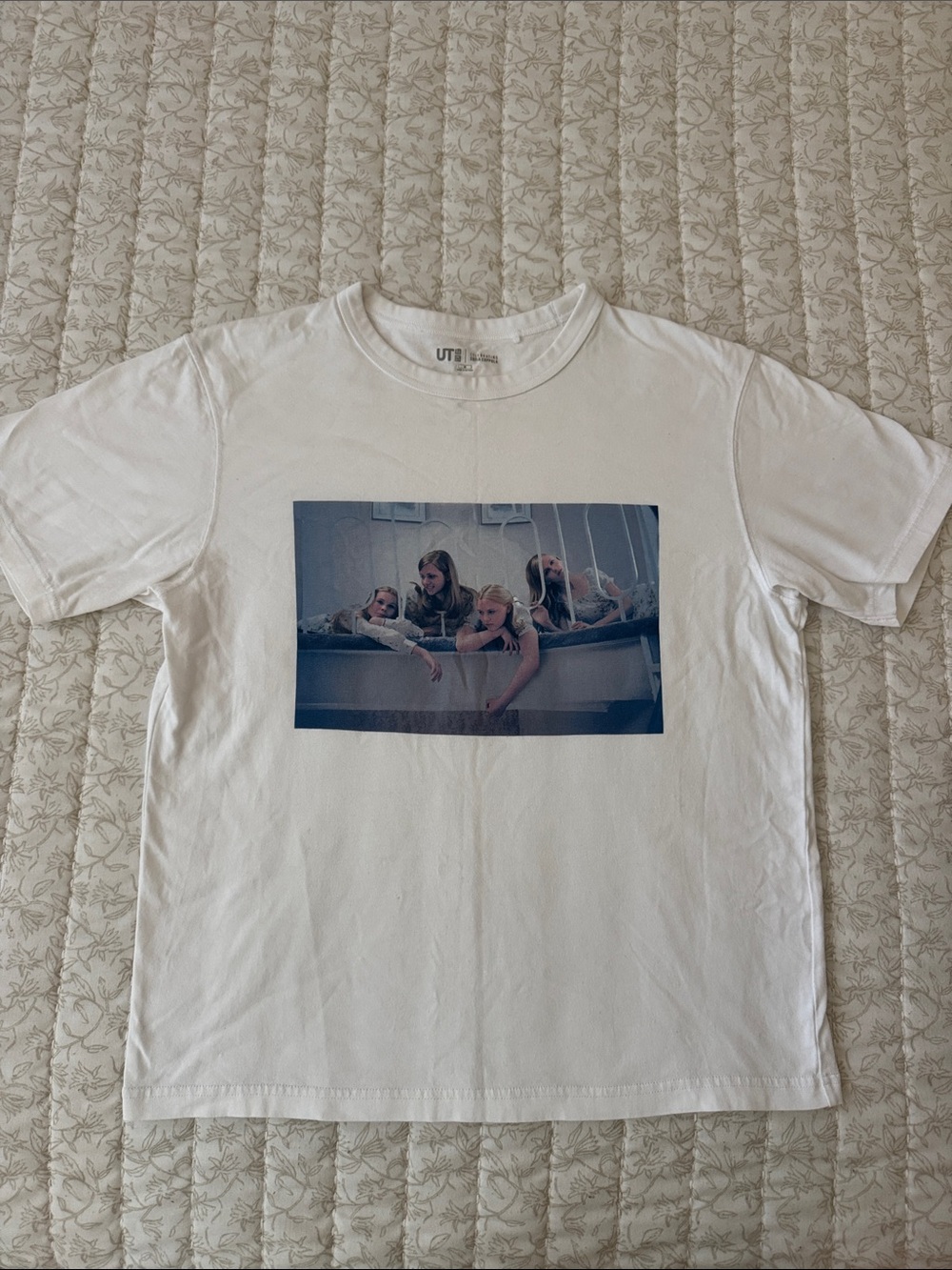 Uniqlo Virgin Suicides Sofia Coppola Graphic Tee Mens M White Movie Art Shirt